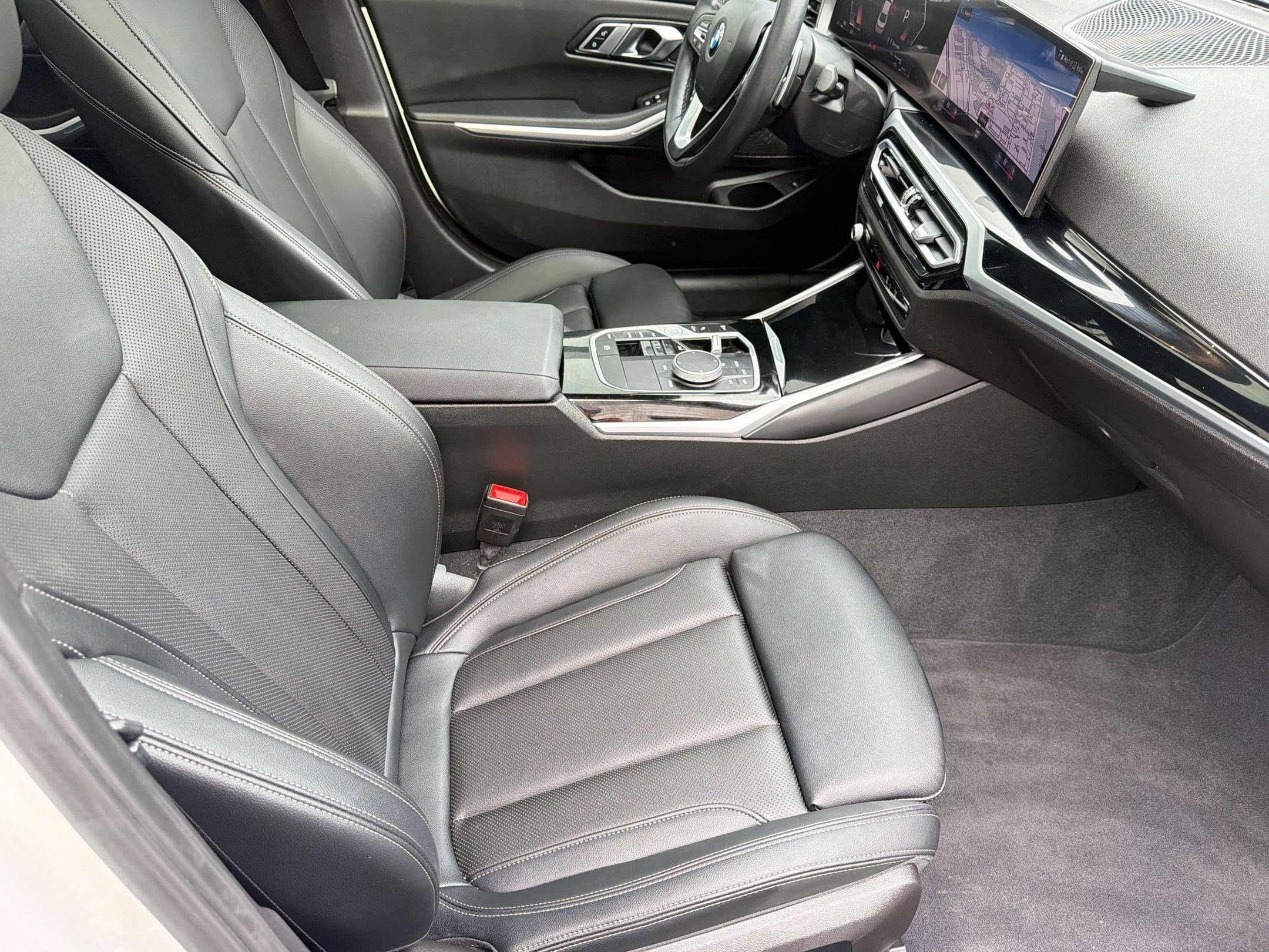 Certified 2023 BMW 330i Sedan w/ Convenience Package RWD image 28