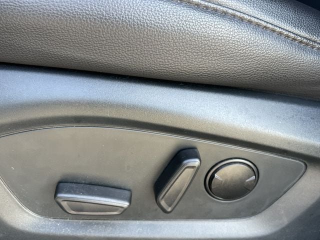 Used 2024 Ford Explorer Limited w/ Limited Technology Package RWD image 27