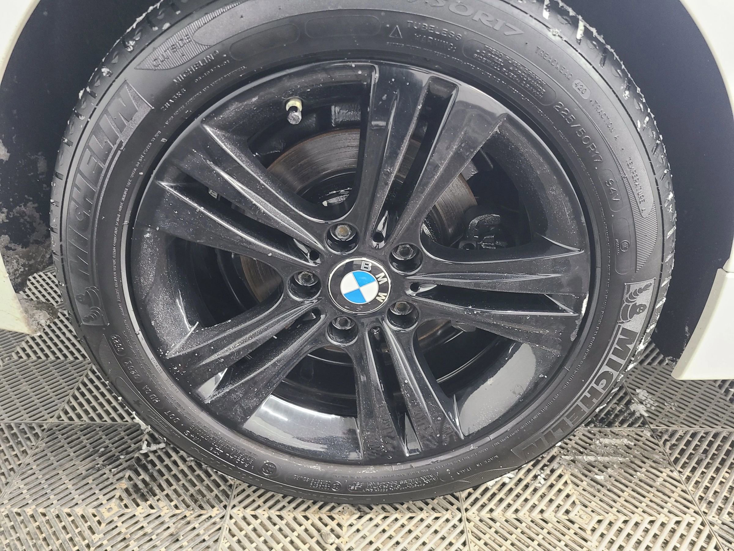 Used 2017 BMW 330i xDrive Wagon image 17