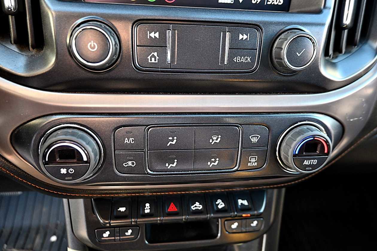 Used 2022 GMC Canyon AT4 image 25