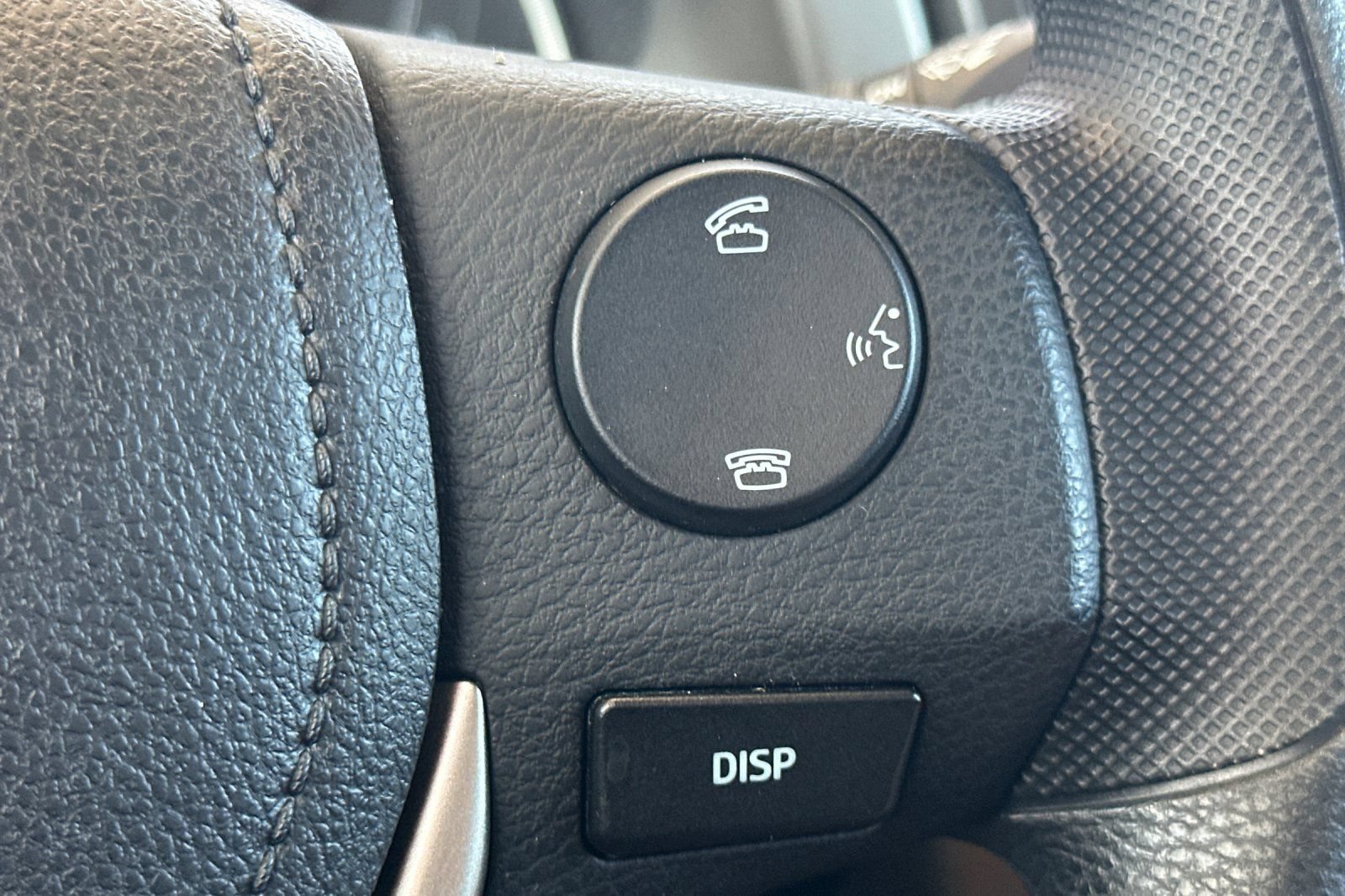 Used 2015 Toyota RAV4 XLE AWD/4WD image 26
