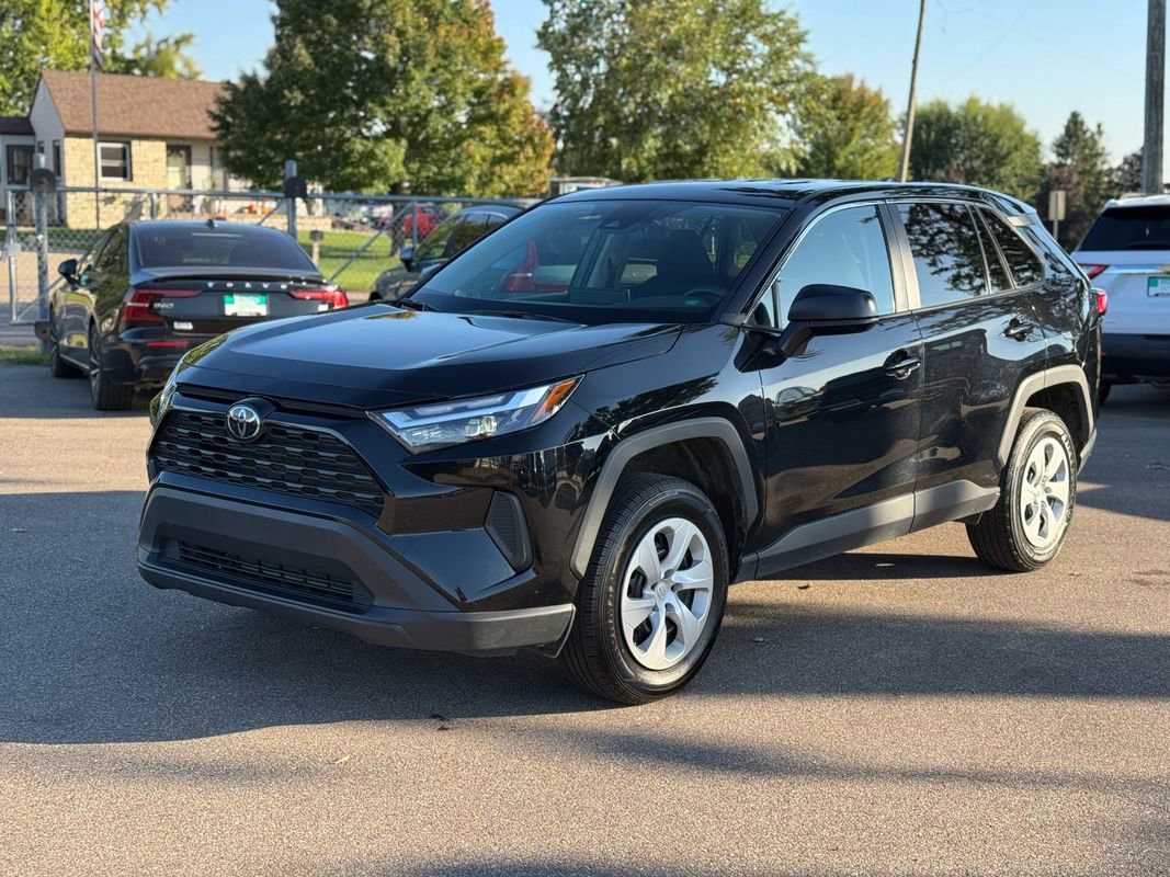 Used 2024 Toyota RAV4 LE image 4