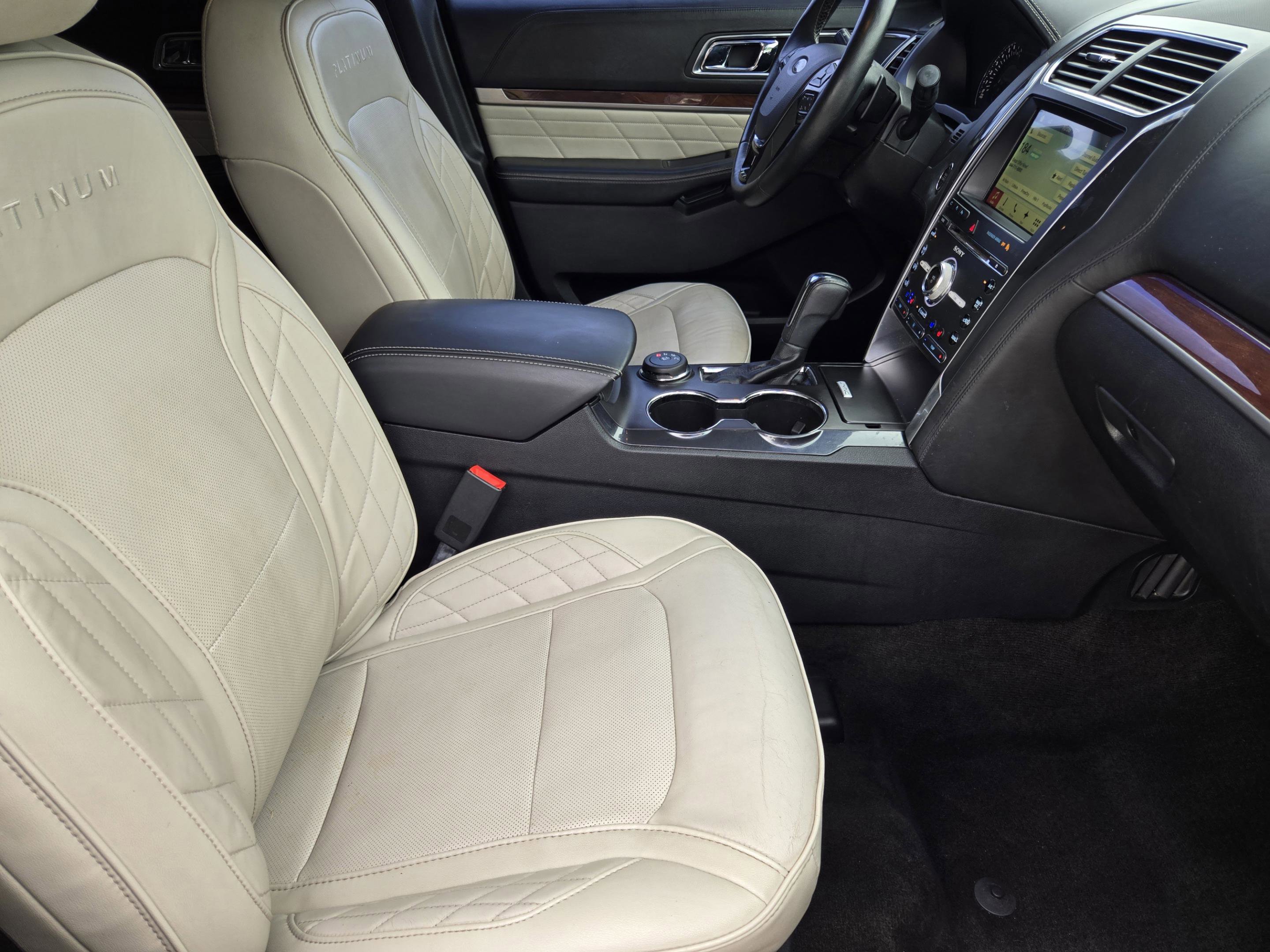 Used 2017 Ford Explorer Platinum AWD/4WD image 10