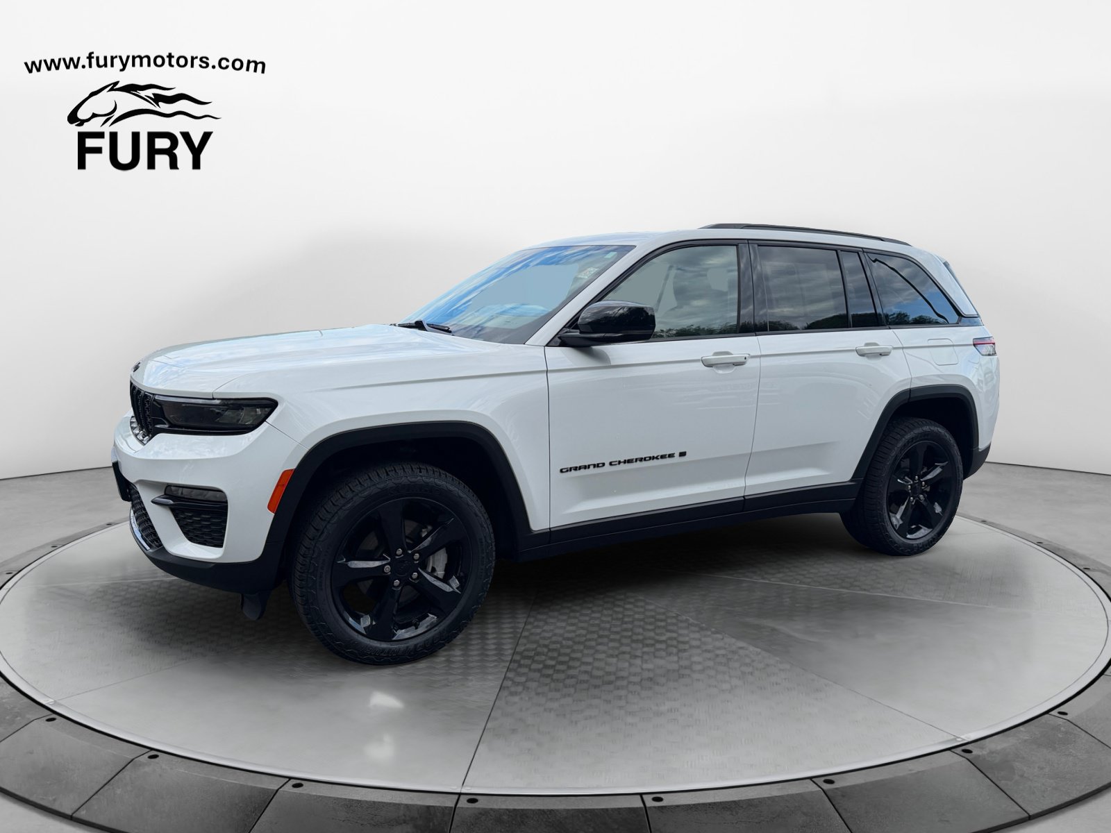 Used 2023 Jeep Grand Cherokee Limited w/ Black Appearance Package AWD/4WD image 8