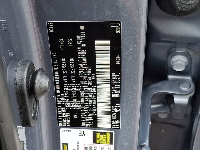Used 2025 Toyota Corolla Cross XLE FWD image 26