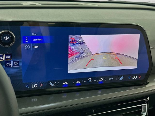 New 2026 Chevrolet Traverse LT image 14