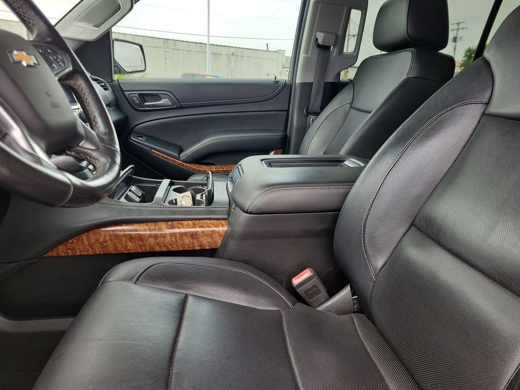 Used 2018 Chevrolet Suburban Premier AWD/4WD image 21