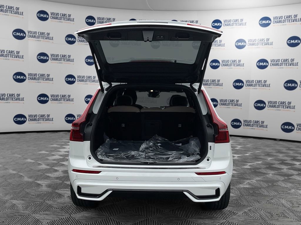 New 2026 Volvo XC60 B5 Plus w/ Protection Package Premier image 11
