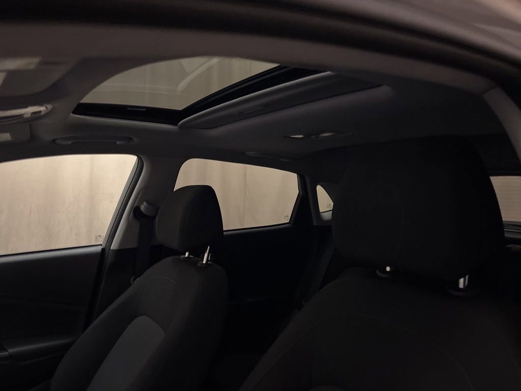 Certified 2022 Hyundai Kona SEL w/ Convenience Package image 23