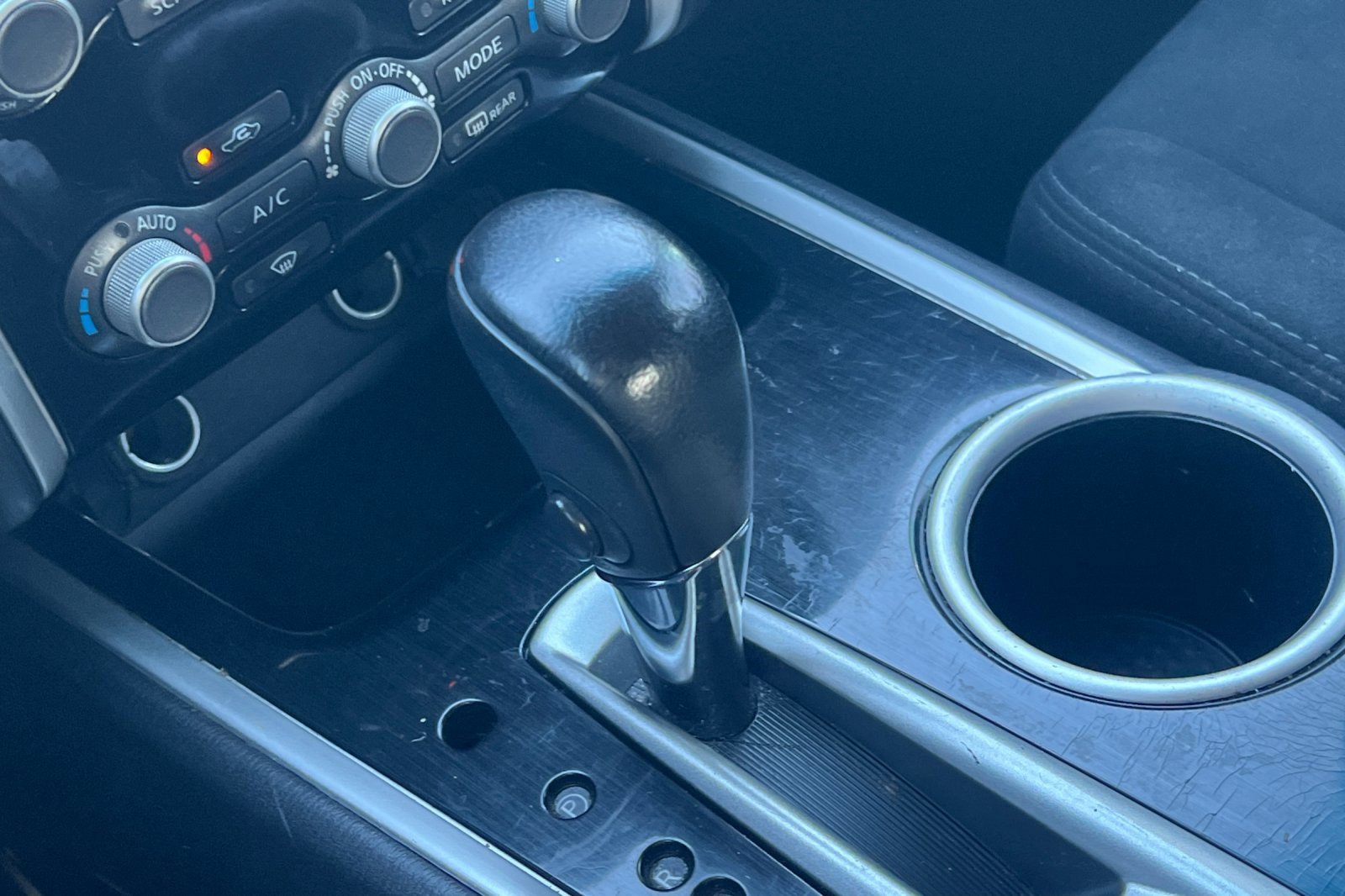 Used 2015 Nissan Pathfinder SV image 19