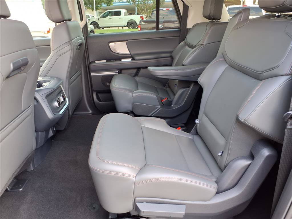 New 2025 Ford Expedition Max Active image 8
