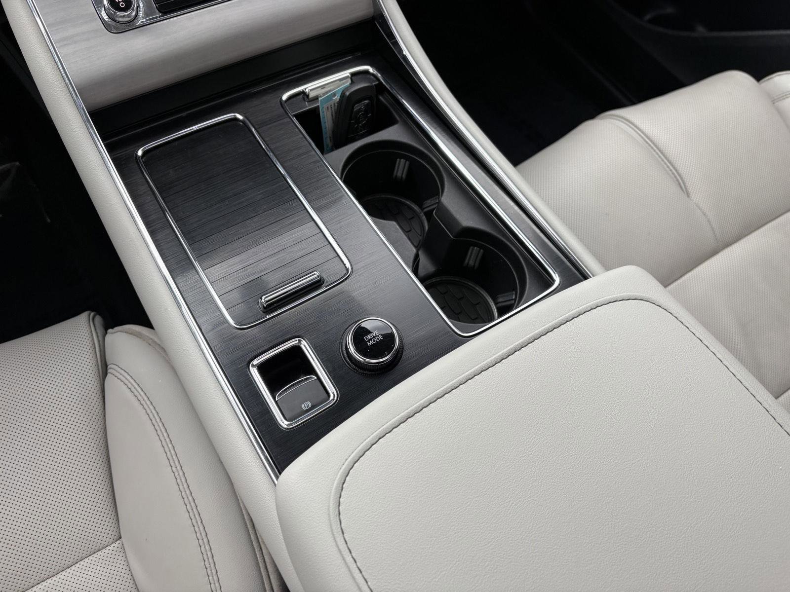 Used 2025 Lincoln Aviator Reserve w/ Equipment Group 201A image 14