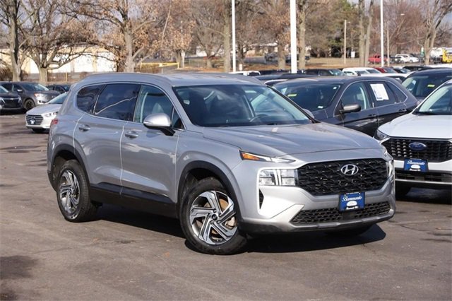 Used 2023 Hyundai Santa Fe SEL image 2