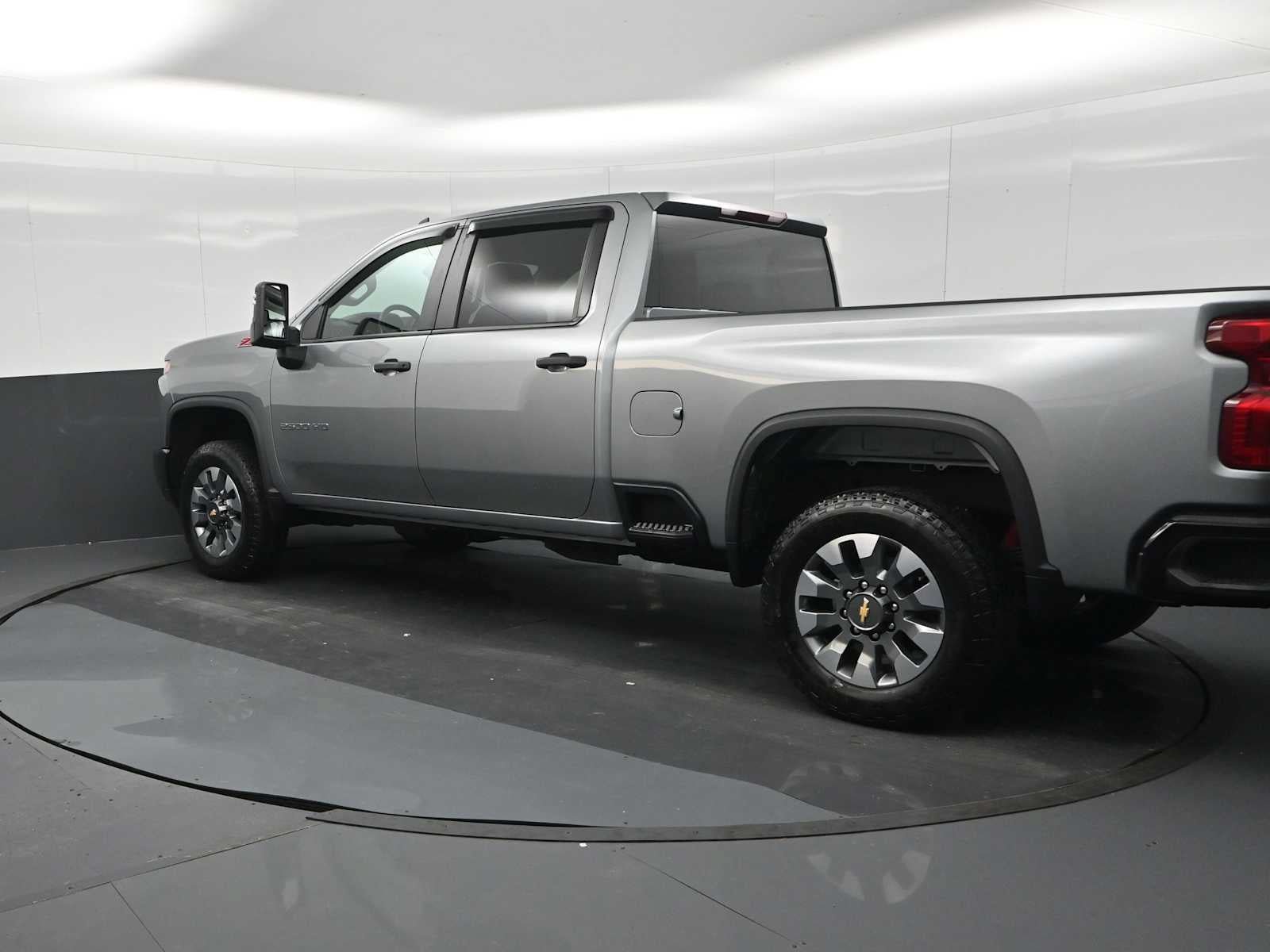 Used 2025 Chevrolet Silverado 2500 Custom AWD/4WD image 6