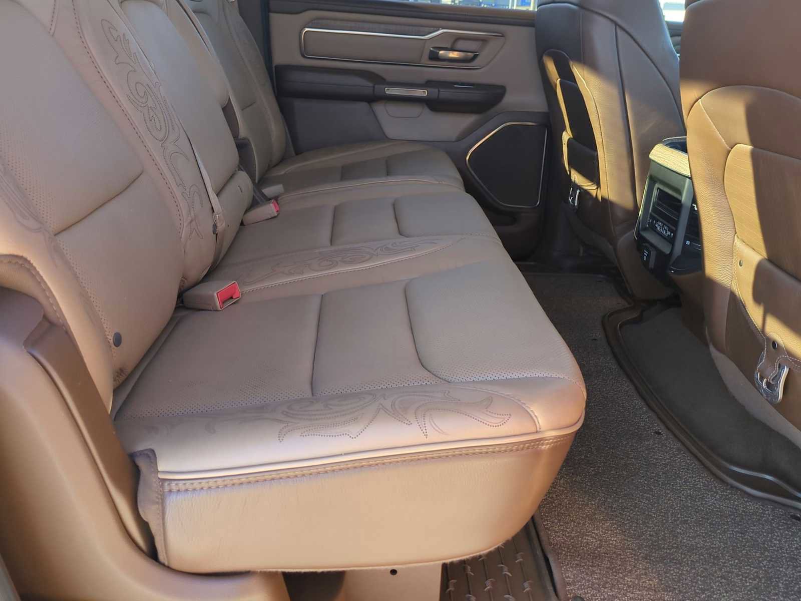 Used 2019 RAM 1500 Laramie Longhorn image 28