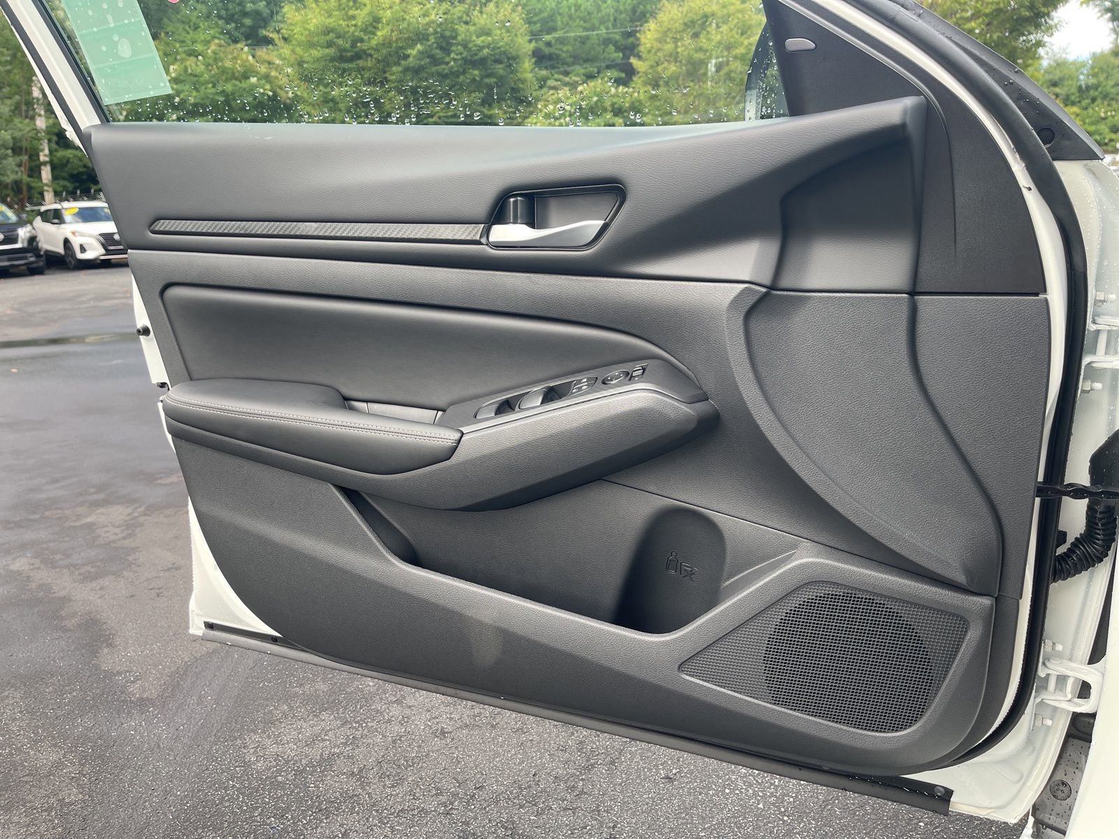 New 2025 Nissan Altima 2.5 SV w/ SV Special Edition Package image 32