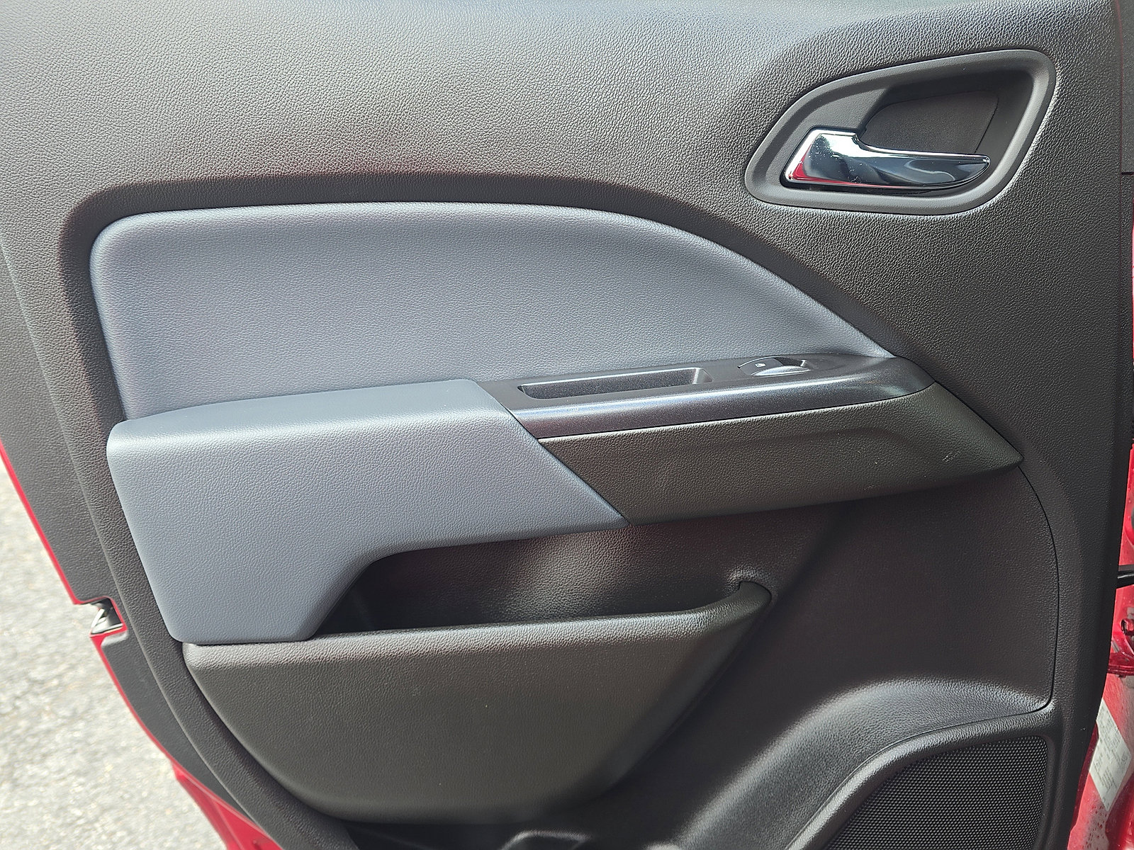 Used 2017 Chevrolet Colorado Z71 image 25