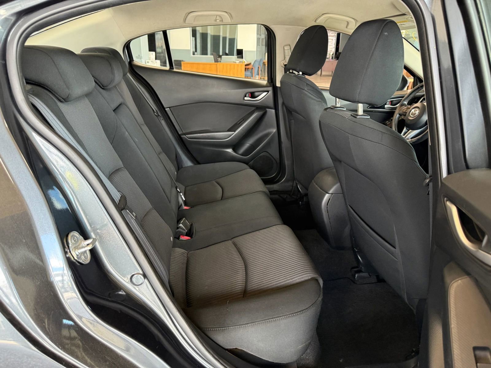Used 2014 MAZDA MAZDA3 i Touring FWD image 12