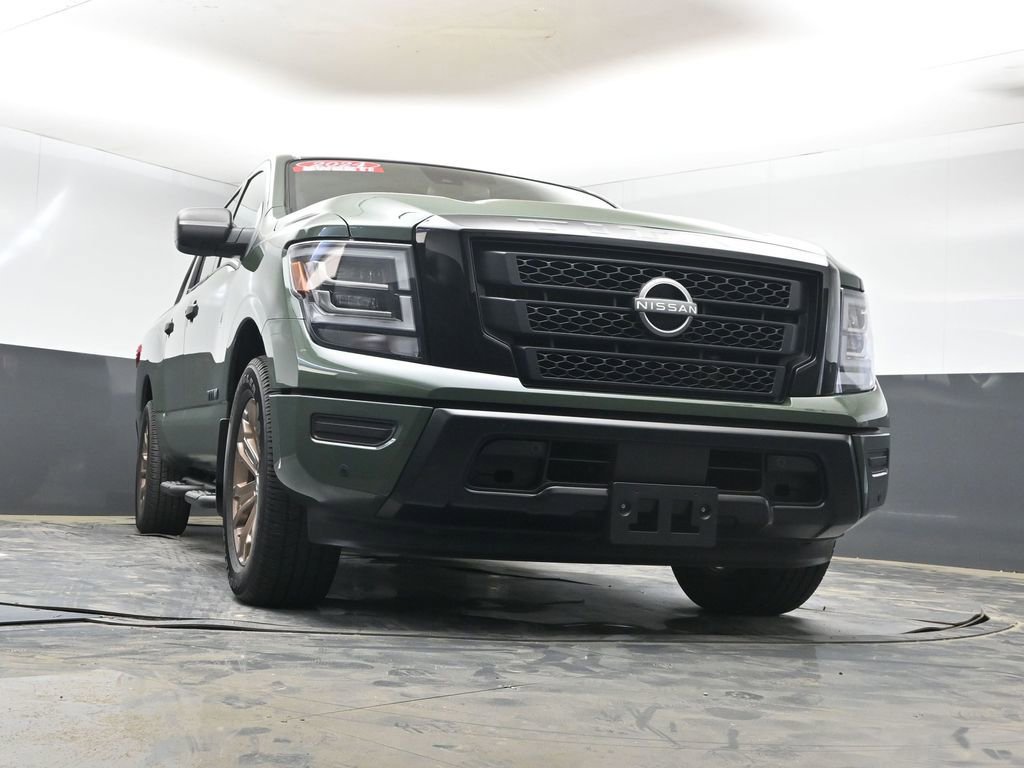 Used 2024 Nissan Titan SV w/ SV Bronze Edition Package image 35
