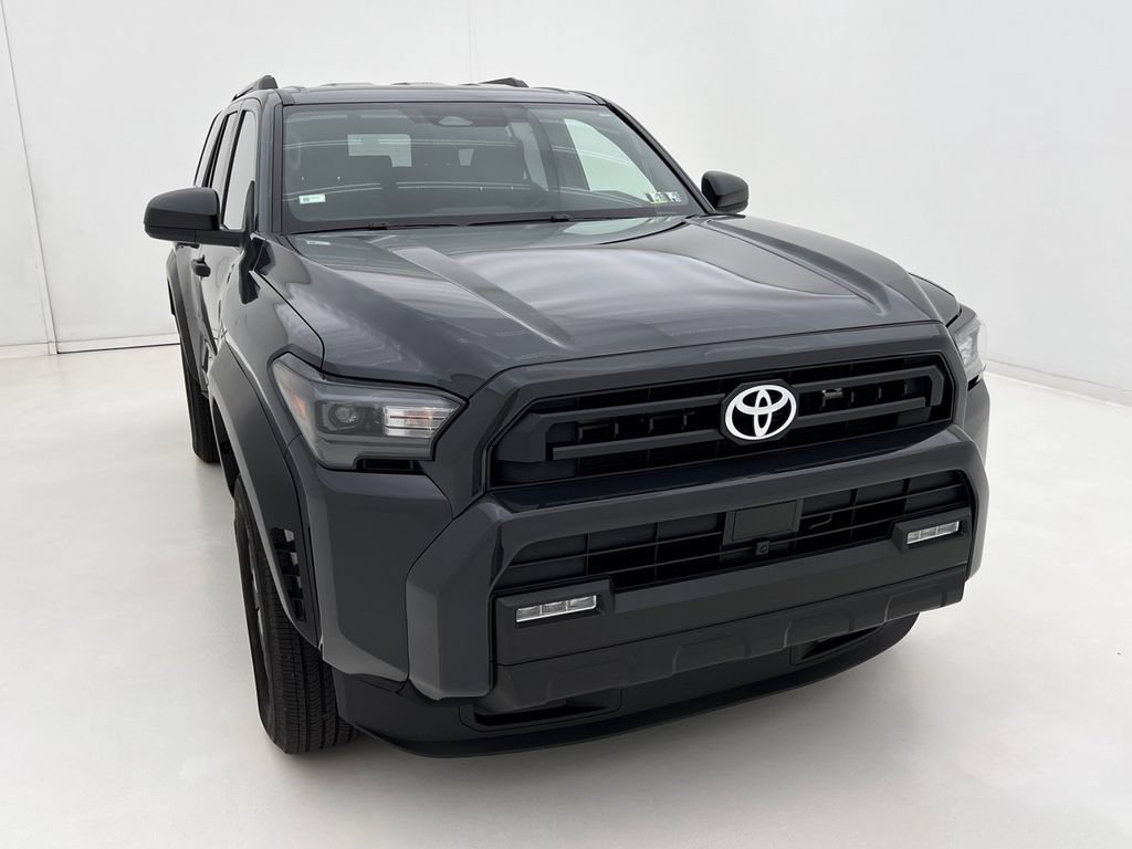 Used 2025 Toyota 4Runner SR5 AWD/4WD image 3