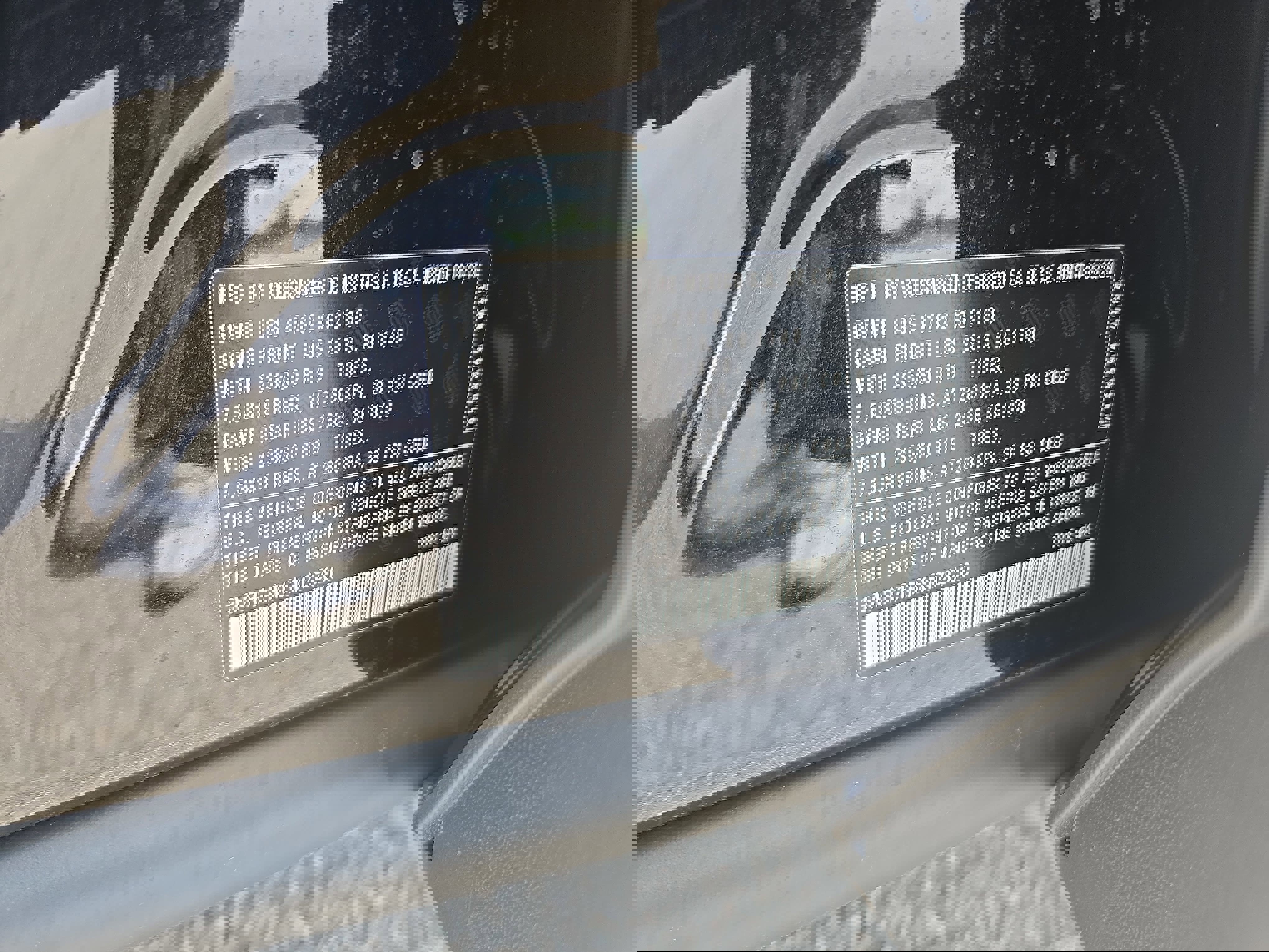 Used 2025 Volkswagen Tiguan SE image 33