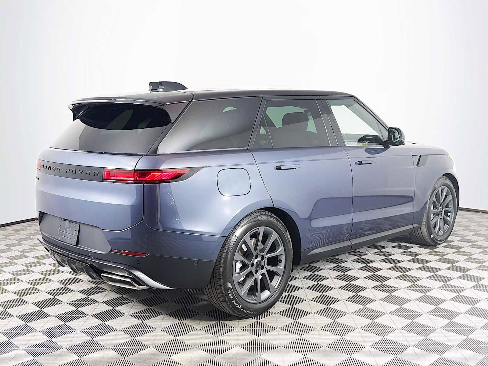 New 2026 Land Rover Range Rover Sport SE AWD/4WD image 4