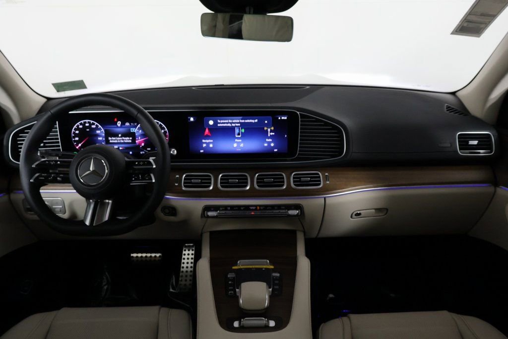 New 2026 Mercedes-Benz GLS 450 4MATIC image 4