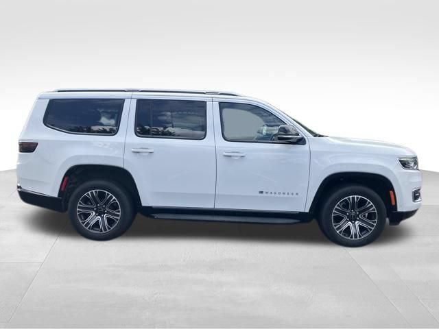 Used 2025 Jeep Wagoneer Series II AWD/4WD image 4