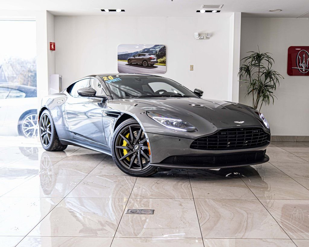 Used 2020 Aston Martin DB11 Coupe image 5