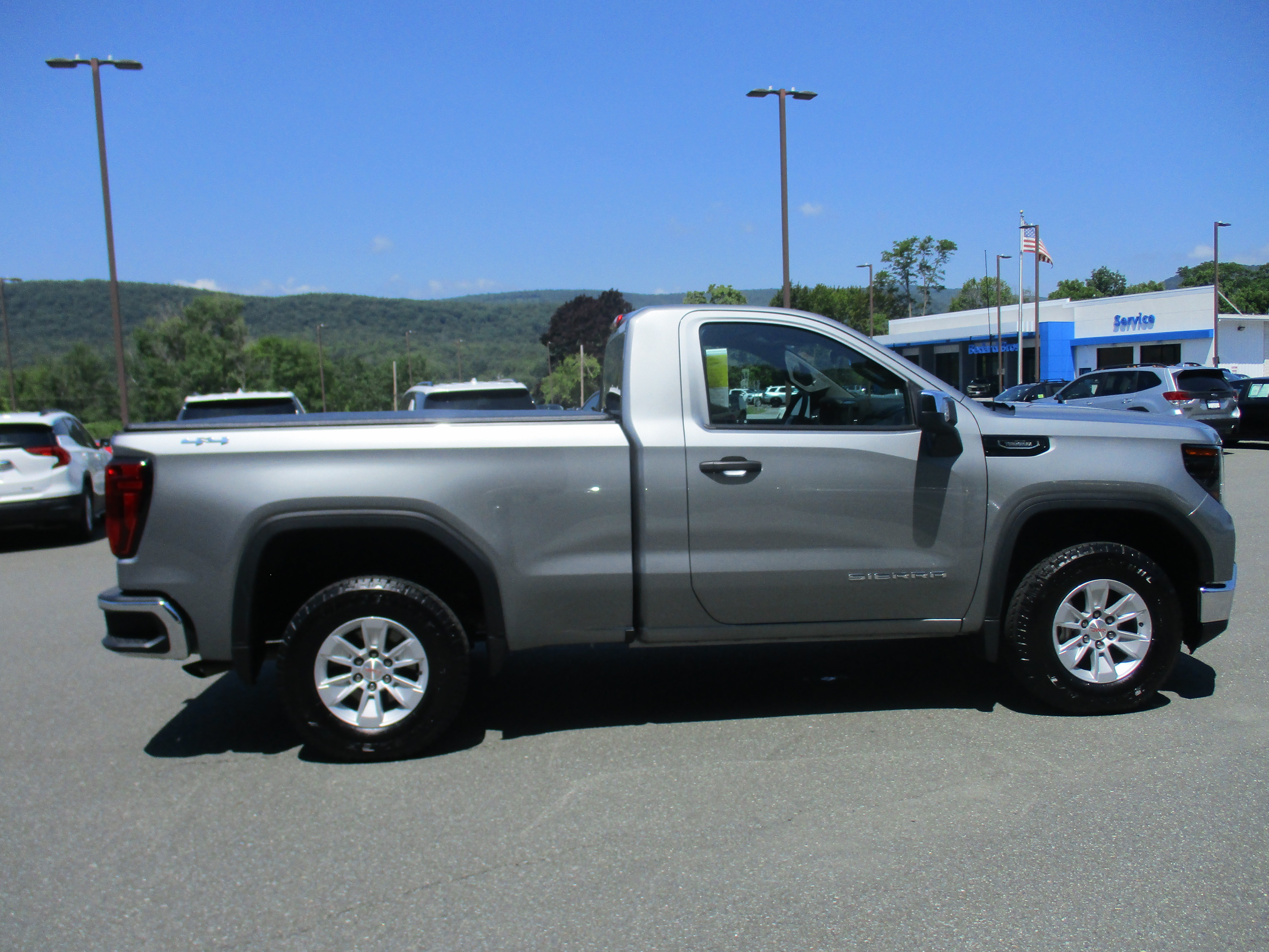 Used 2024 GMC Sierra 1500 Pro w/ Pro Value Package AWD/4WD image 4