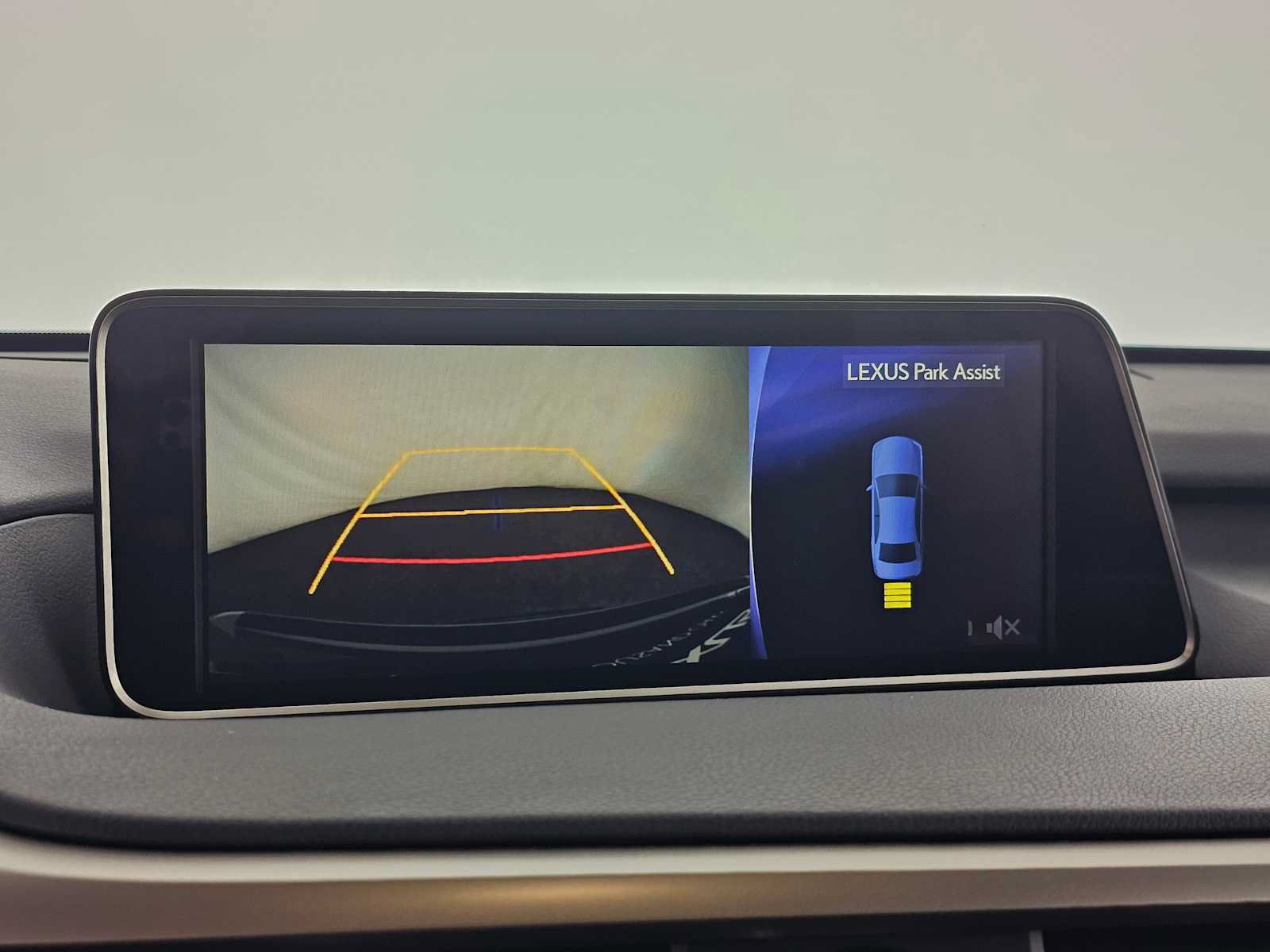 Used 2018 Lexus RX 350L FWD image 29