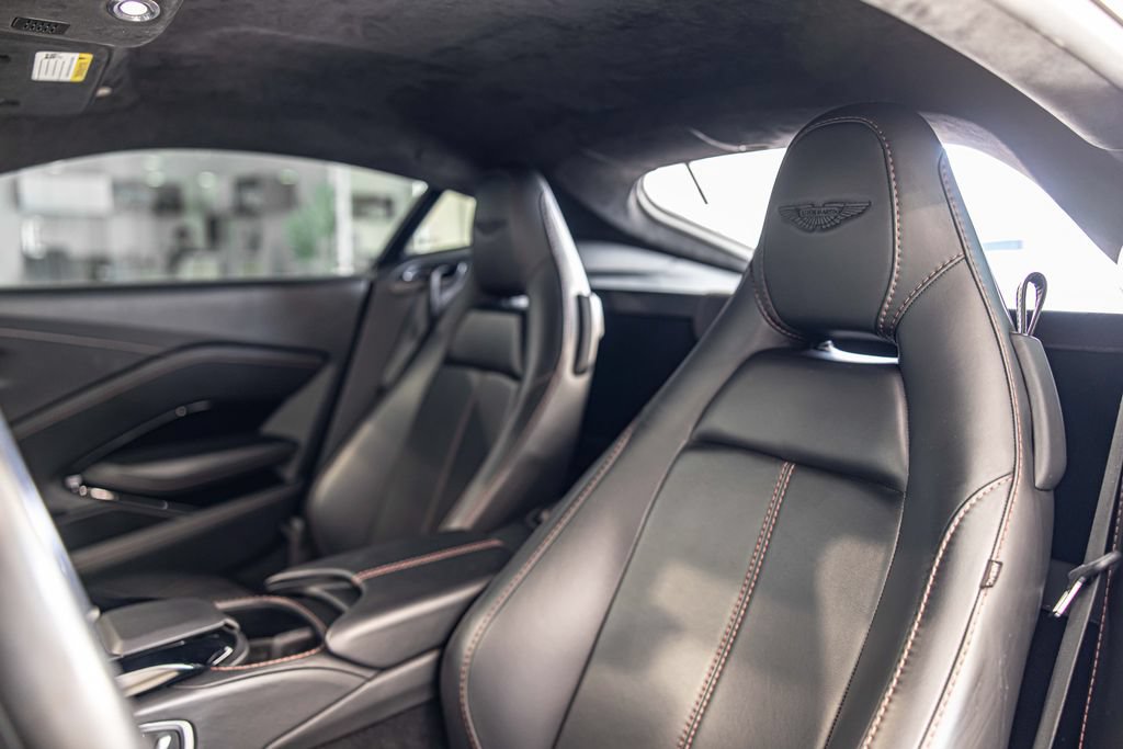 Used 2019 Aston Martin V8 Vantage Coupe RWD image 16