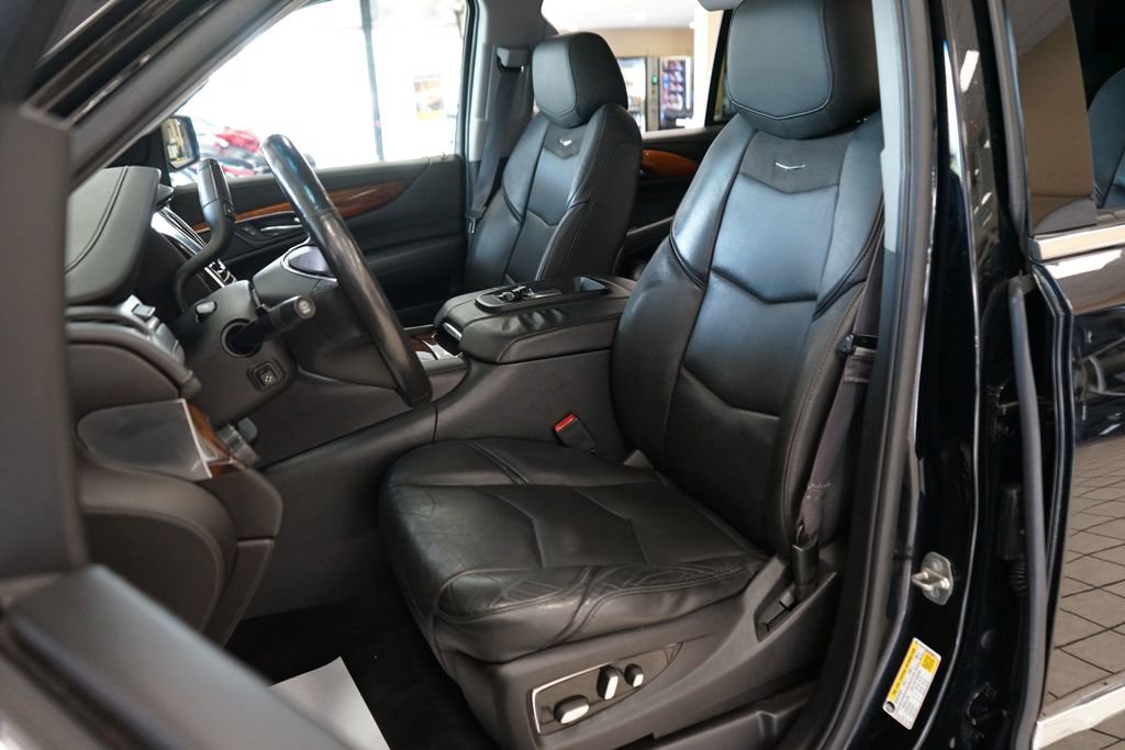 Used 2015 Cadillac Escalade Premium AWD/4WD image 2