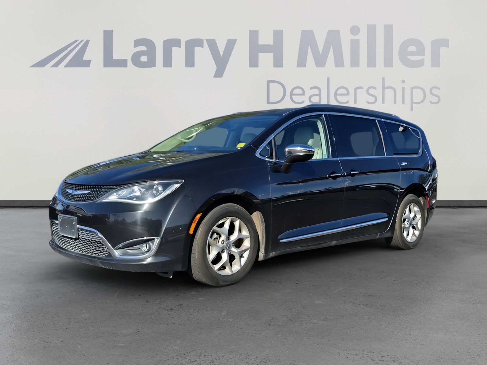 Used 2020 Chrysler Pacifica Limited image 1