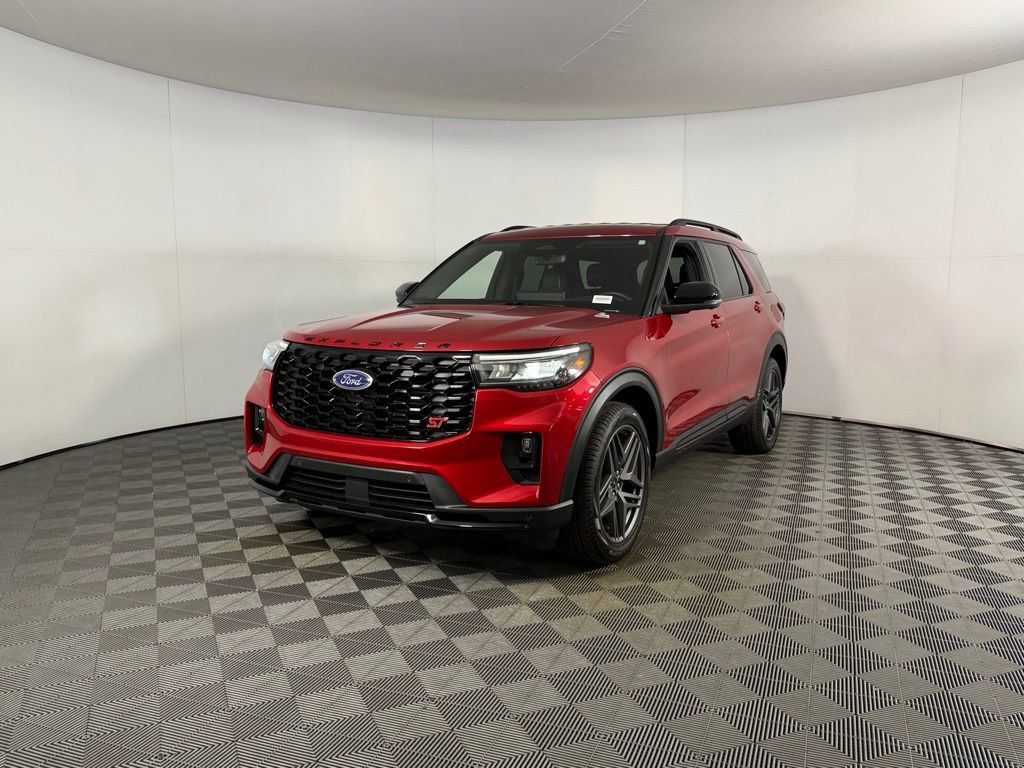 Used 2025 Ford Explorer ST image 3