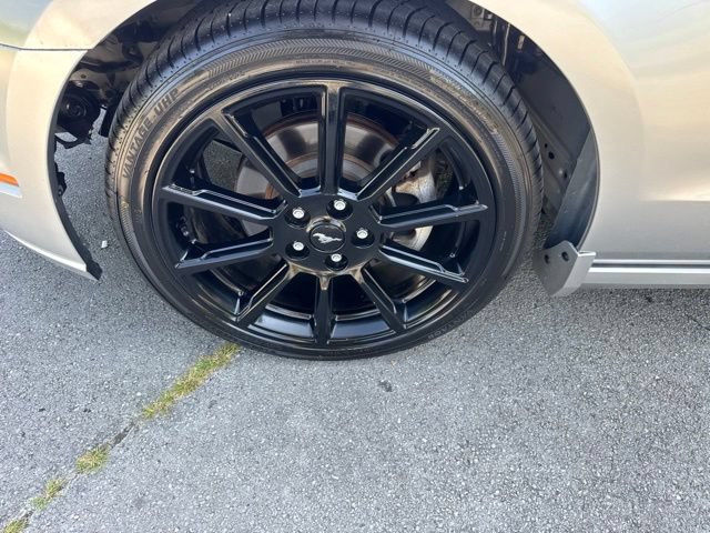 Used 2014 Ford Mustang Convertible RWD image 15