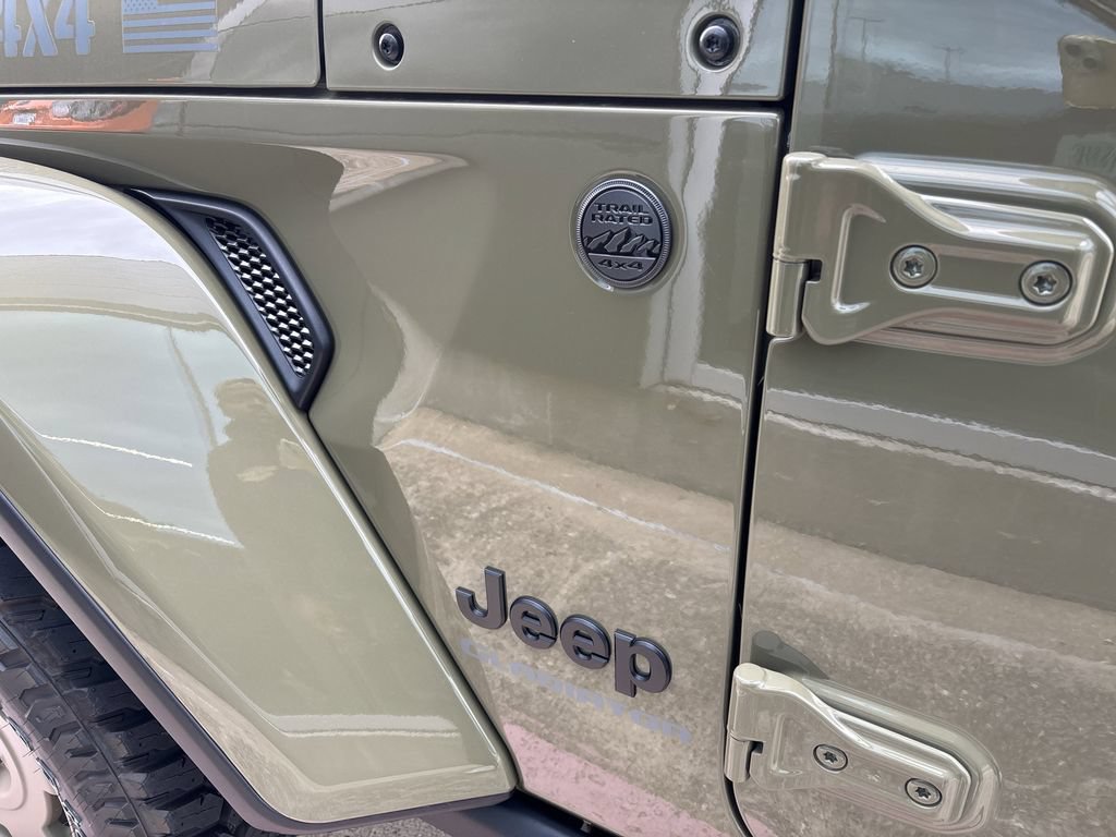 New 2026 Jeep Gladiator Sport AWD/4WD image 9