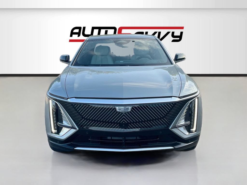 Used 2026 Cadillac Lyriq Luxury RWD image 2