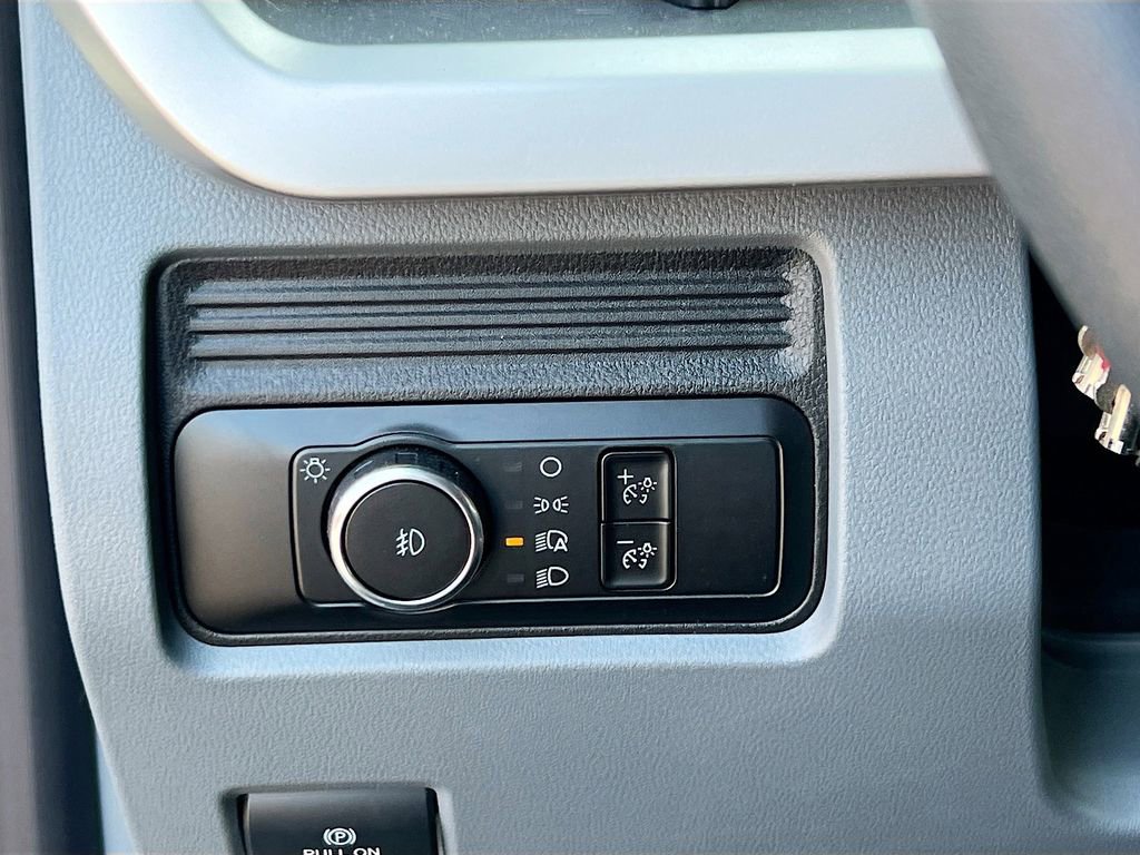 New 2025 Ford F350 XL w/ XL Chrome Package image 19