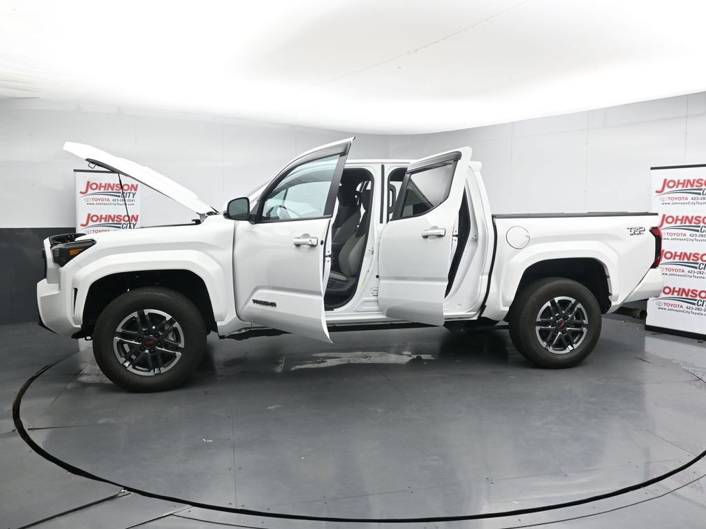 Used 2024 Toyota Tacoma TRD Sport AWD/4WD image 45