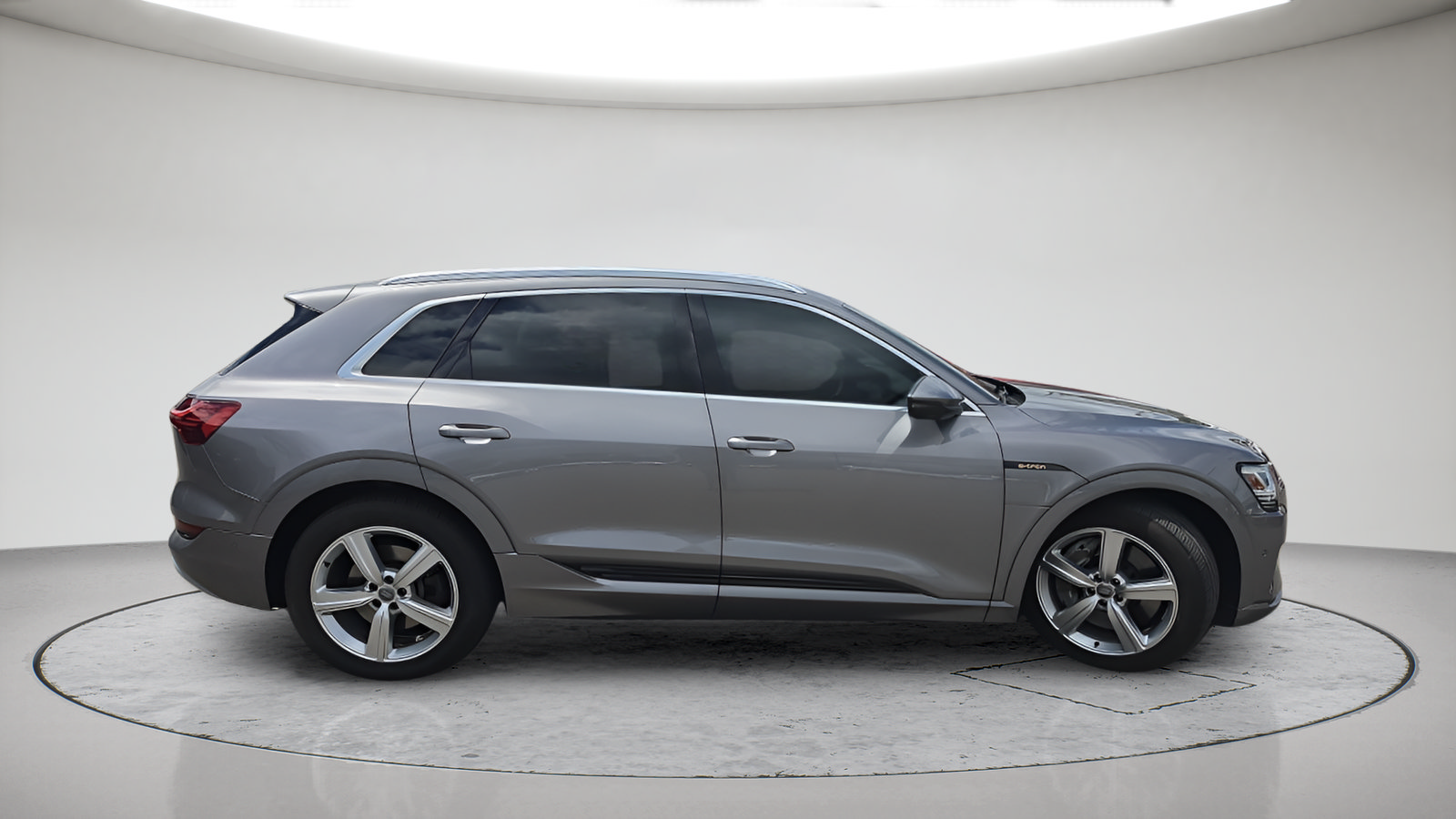 Used 2019 Audi e-tron Prestige w/ Prestige Package AWD/4WD image 3