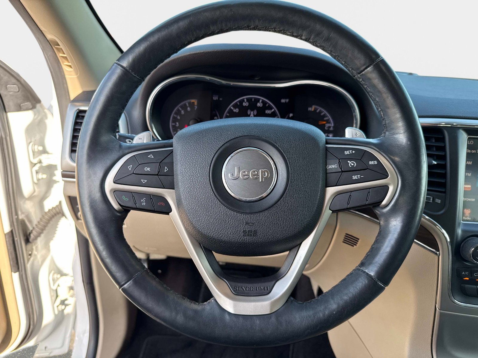 Used 2017 Jeep Grand Cherokee Limited w/ Luxury Group II RWD image 29