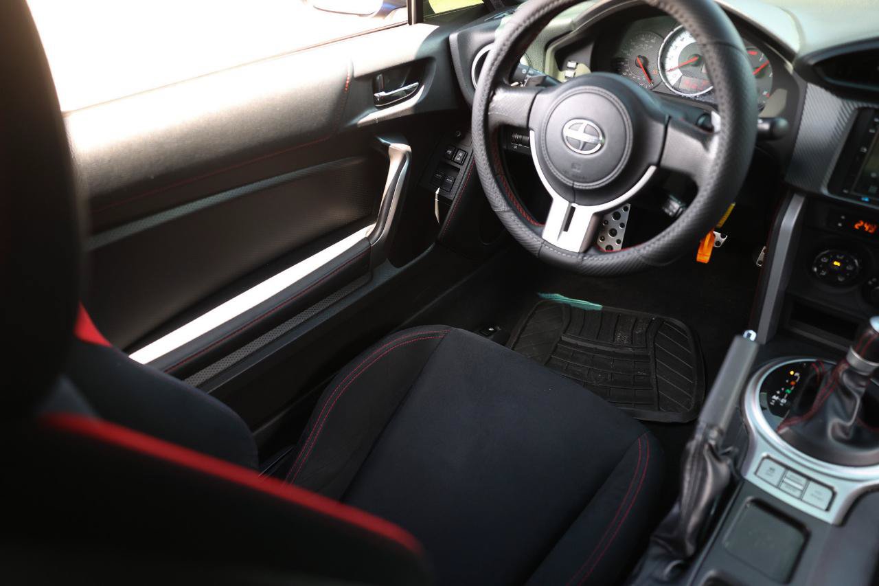 Used 2015 Scion FR-S RWD image 20