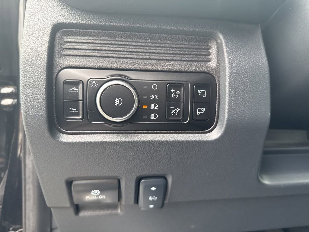 Used 2025 Ford F450 Platinum AWD/4WD image 14