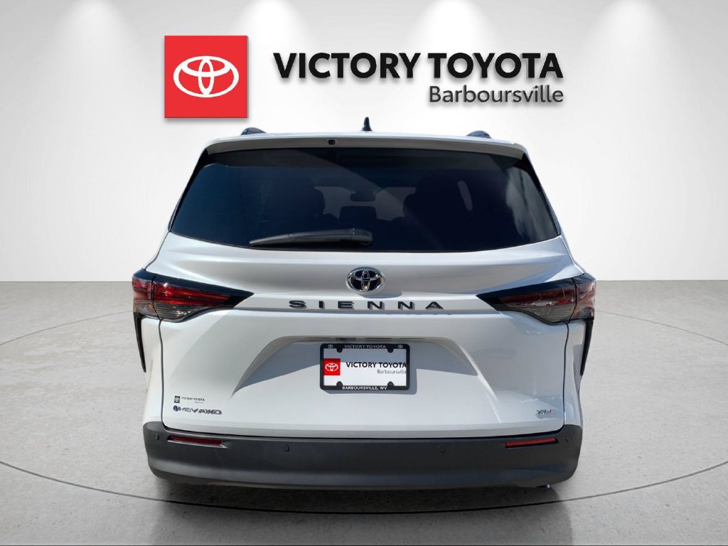 New 2026 Toyota Sienna XLE AWD/4WD image 4