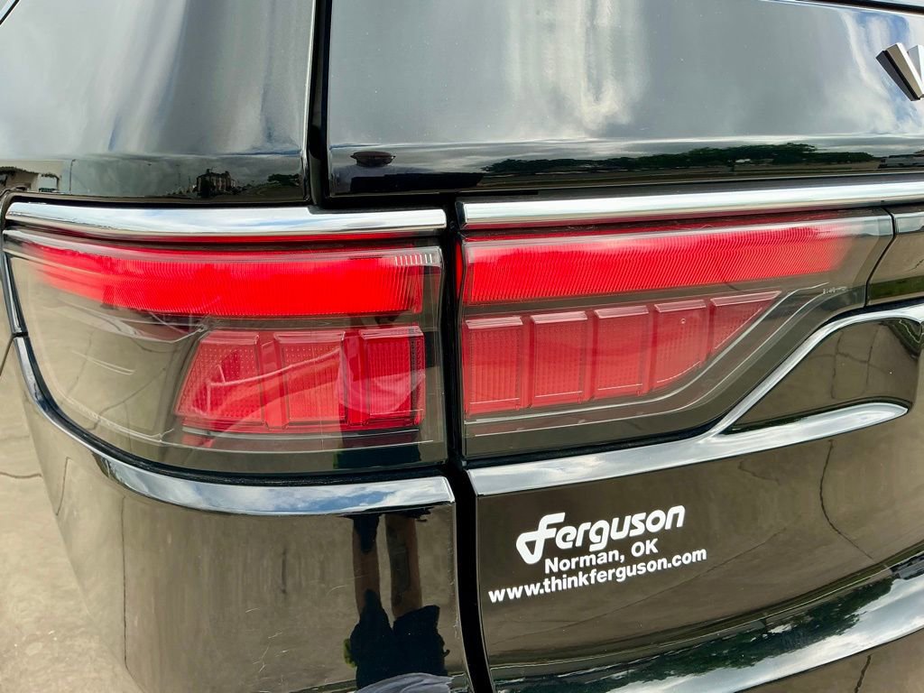 Used 2024 Jeep Wagoneer Series III AWD/4WD image 14