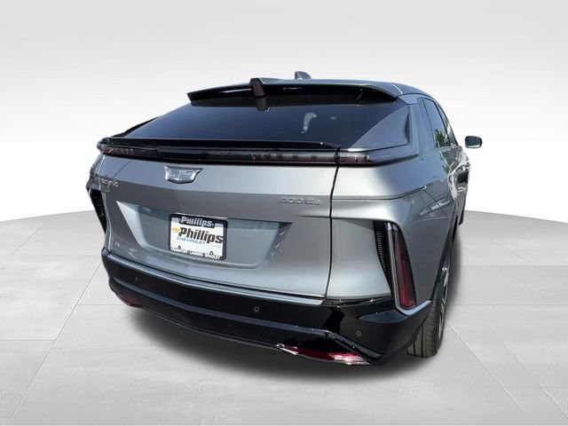 Used 2024 Cadillac Lyriq Luxury AWD/4WD image 6