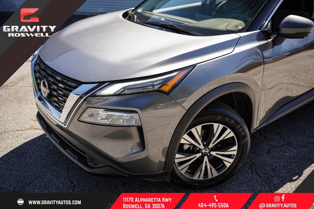 Used 2021 Nissan Rogue SV image 2