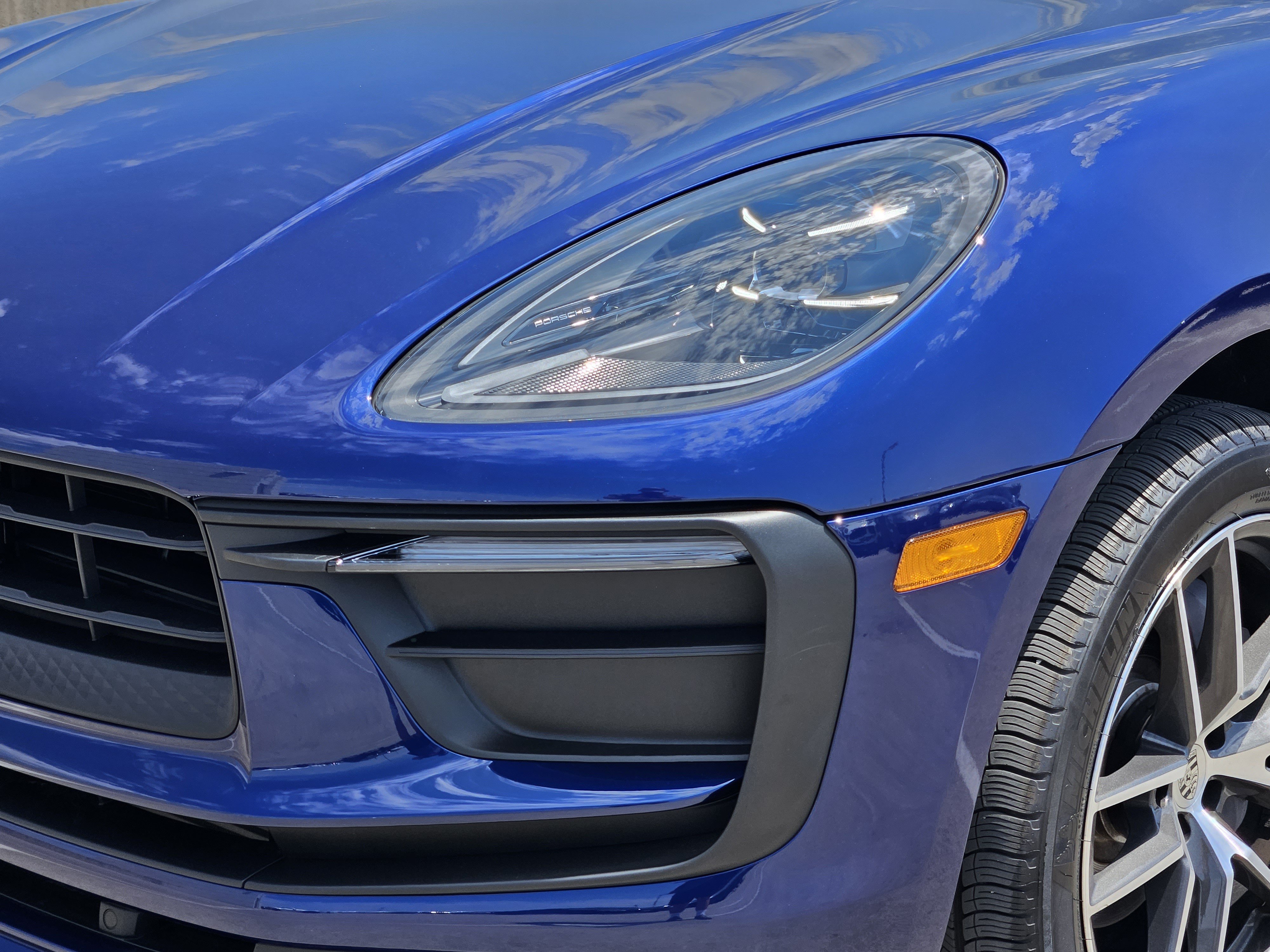 Certified 2026 Porsche Macan AWD/4WD image 12