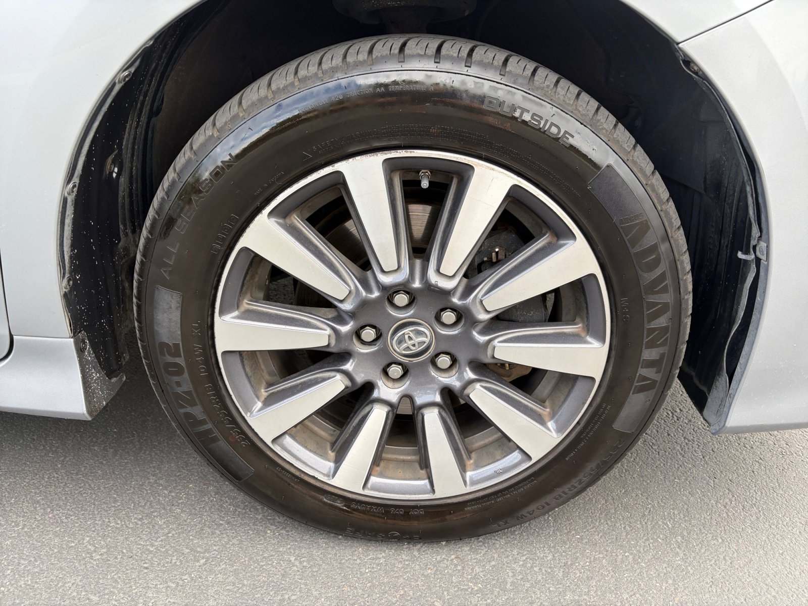 Used 2018 Toyota Sienna LE AWD/4WD image 30